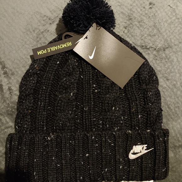 Nike Accessories - Nike beanie